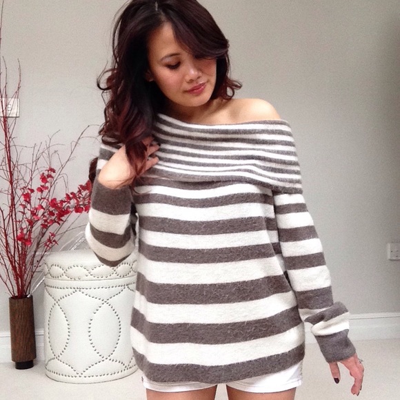 ✨Reiss "Belle" Mohair Light Grey Stripe Sweater✨ - Picture 5 of 8